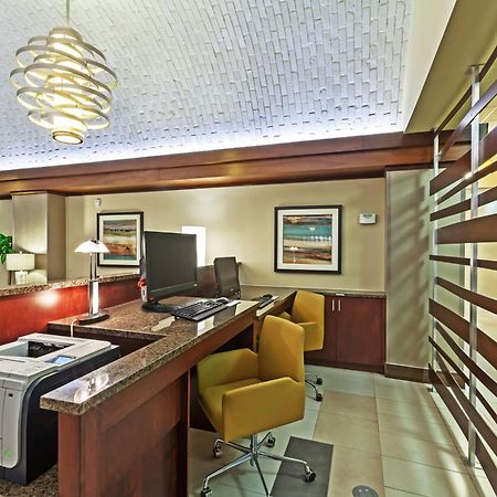 Embassy Suites By Hilton Dallas Market Center Екстер'єр фото